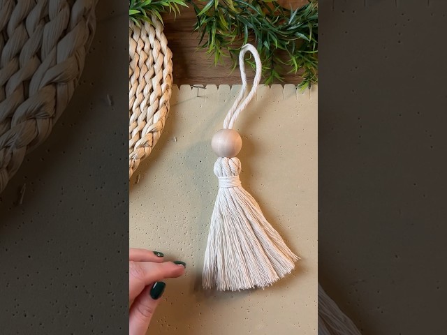 Macrame Tassel Christmas tree ornament #diymacrame #diy #macramechristmasornaments #tutorial