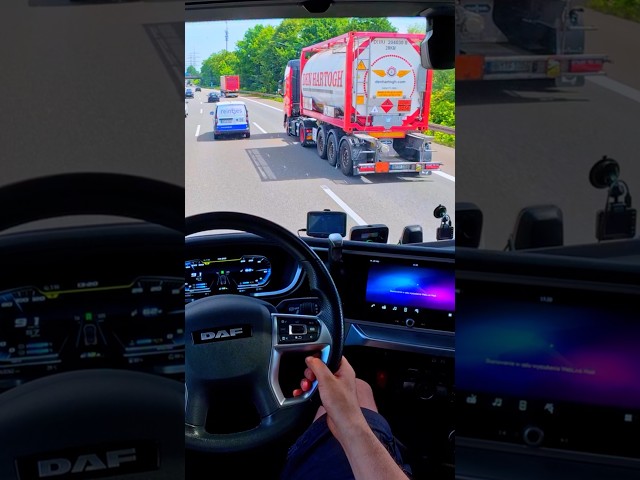 Quickly overtaking a tank truck with a high center of gravity Nikotimer POV 4K video bulk tank