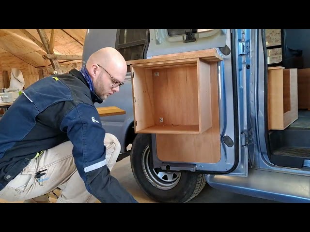 Ford E-150 mark 3 - Rebuilding