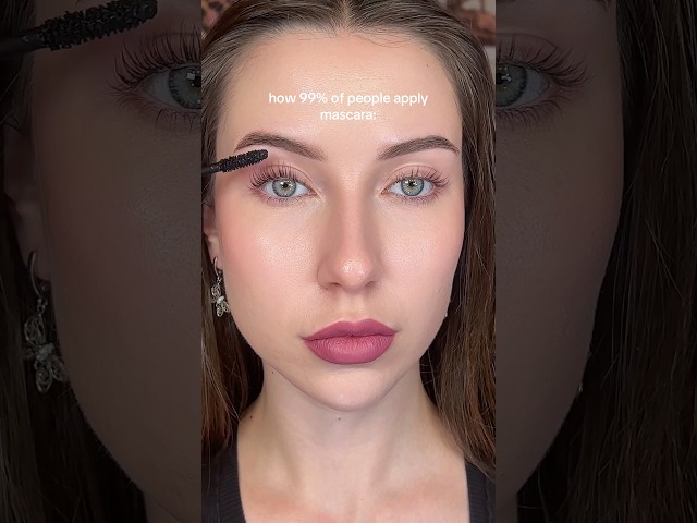 how 99% of people apply mascara vs this 1% 🥲#makeup #makeuptutorial #mascara #girlythings