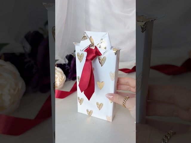 Creative Shirt-Style Gift Wrapping Idea.