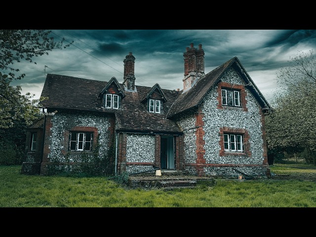 SO HAUNTED THE FAMILY ABANDONED IT FOREVER