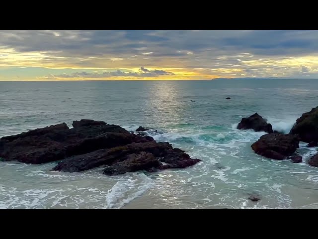 Coastal Evening Glow - Peaceful Ocean Sounds for Sleep, Relaxation - Gentle Waves Crashing On Rocks 