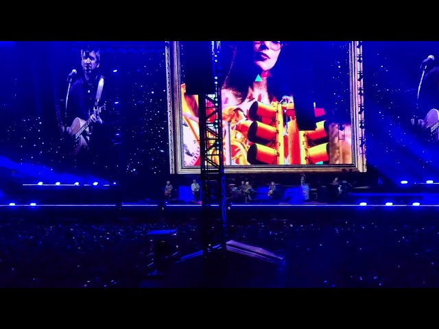 Oasis - Wonderwall (Live at Wembley)