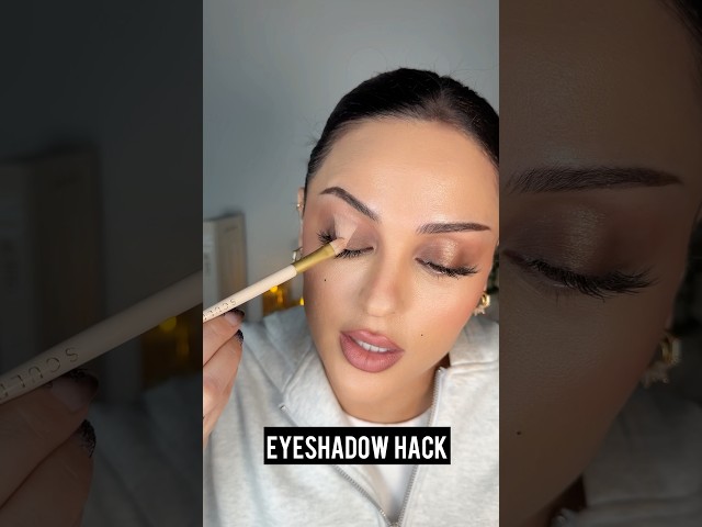 Eyeshadow Hack l Christen Dominique