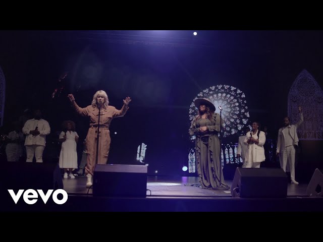 Tasha Cobbs Leonard - Jesus What A Friend (feat. Natalie Grant) (Performance Video)