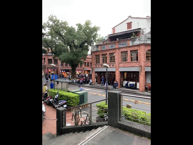 深坑老街區公所前