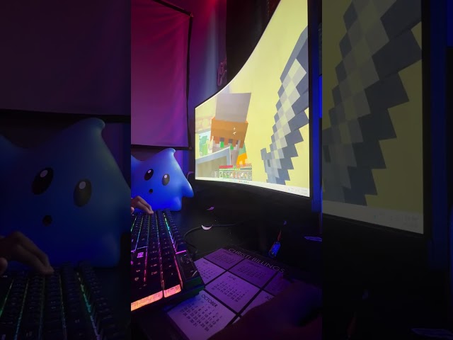 Me playing Minecraft Java for the first time 