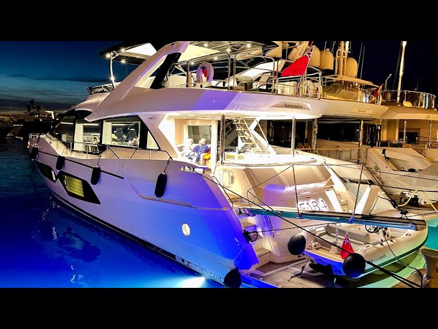 BONUS VIDEO : Illuminated Yacht Tour