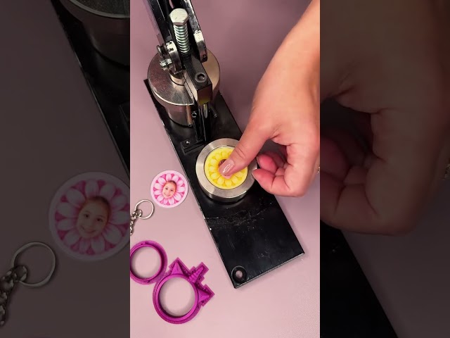 Making custom keychain with our 3D-printed Keychain Charm and MPRO 1.25" Manual Press. Download
