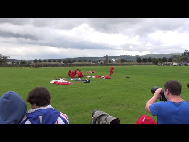 20140628135839 Red Devils Parachute Display Team
