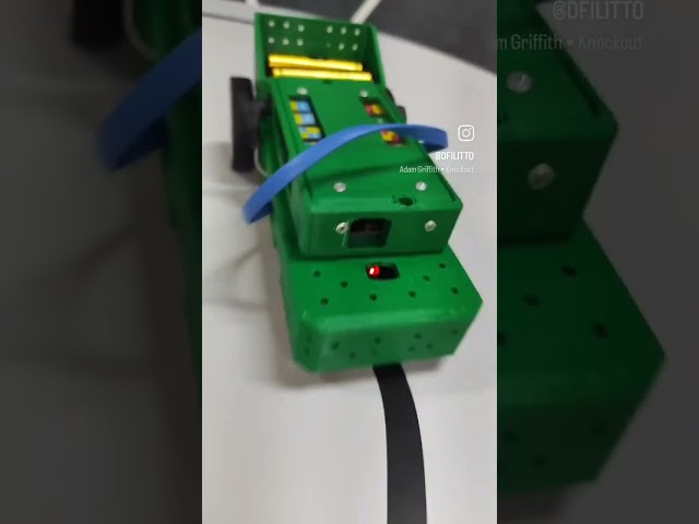 Robô que segue uma linha e para quando encontra uma cor. #dfilitto #arduino #robô