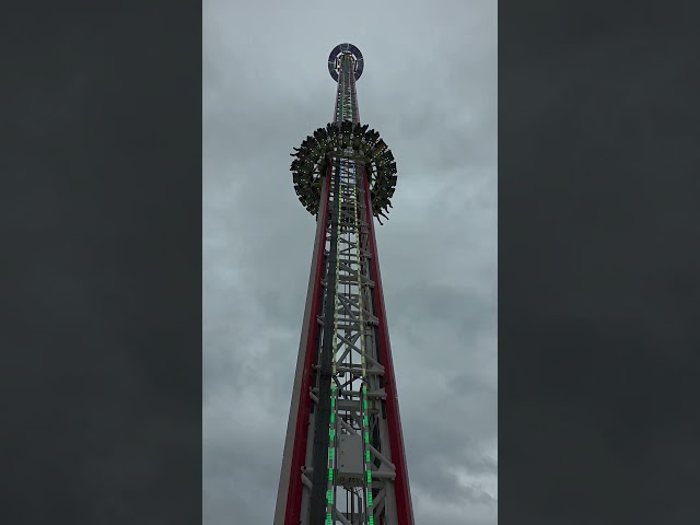 Free falling in Slow Motion | Skyfall Klm 2026 #kirkcaldylinksmarket #funfair