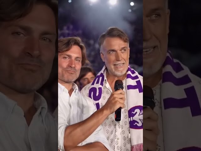 Batistuta and Rui Costa: the embrace of the Franchi #centenary #Fiorentina #Batistuta #RuiCosta