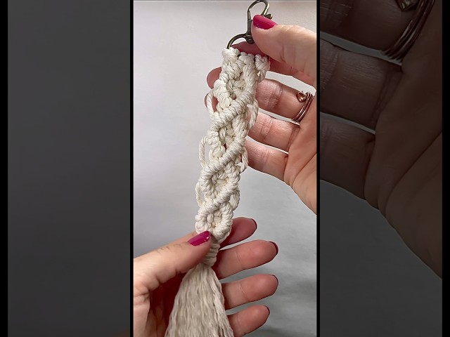 Macrame keychain diy #macrame #easymacrame #macramecreation #macramepattern #macrametutorial