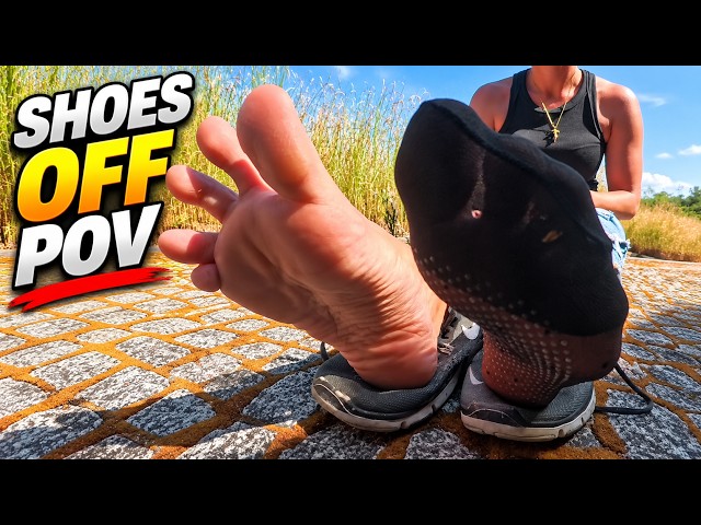 What’s Inside Larissa’s Most-Worn Sneakers? 👟 Dark Sheer Socks & Worn Insoles