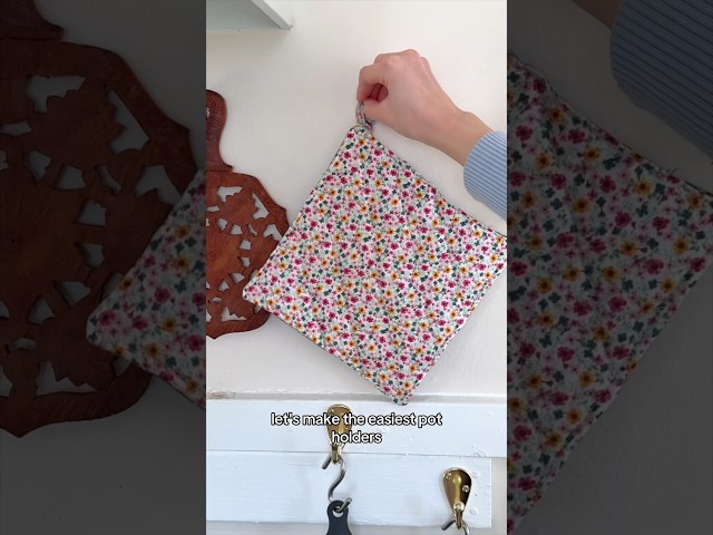 Let’s make the easiest pot holders! 🪡🥘 #sew #sewingtutorial #sewingtips #sewinghacks #sewing