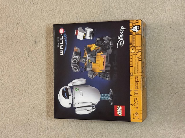 LEGO WALL-E and EVE Build in Real Time