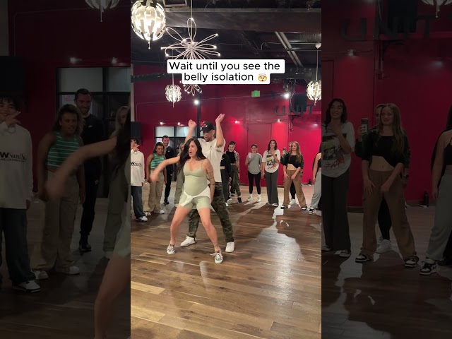 6 months pregnant and dancing like THIS?! 😳🔥