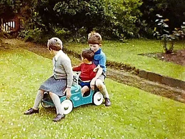 1960s - CHILDREN PLAYING DANGEROUSLY & NOT CLOSELY SUPERVISED - SOMERSET, WILLITON 