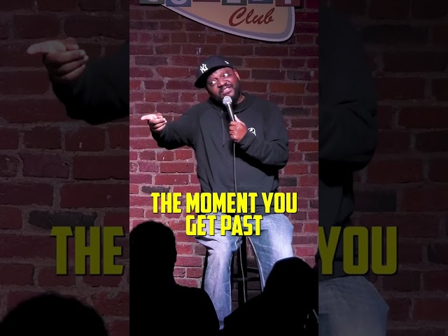 Comedy Club Waiter ROASTED By Aries Spears!  #standupcomedy #standup #funny #comedy