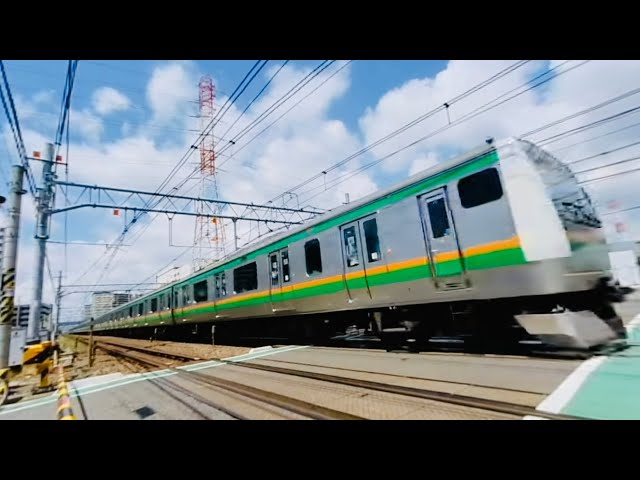 [VR180] Tokaido Line Series E233 + E231 passing the Yako level crossing near Kawasaki Station.