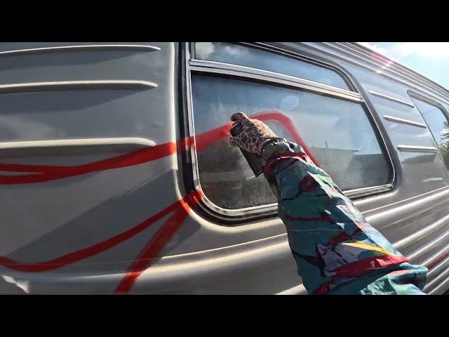 Single player pART33. Graffiti ASMR.  PX 30 tags and a bright red Wekboy on a train