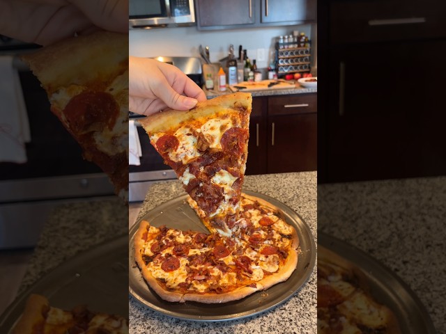 Meat lovers pizza 🍕 #recipe #pizza #homemadepizza #homemade #easydinner #dinnerideas #easycooking