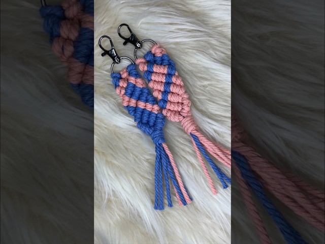 Macrame half heart keychain #macrame #macramecreation #macrameknots #easymacrame #macramepattern