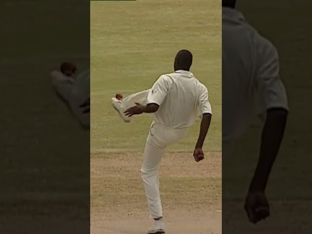 Courtney Walsh ⚽️ Skills On Show