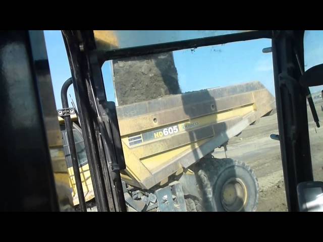 Top loading 60 ton trucks