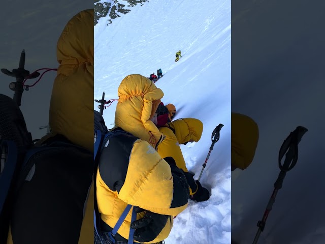Waiting for rope fixing at Broadpeak 2021