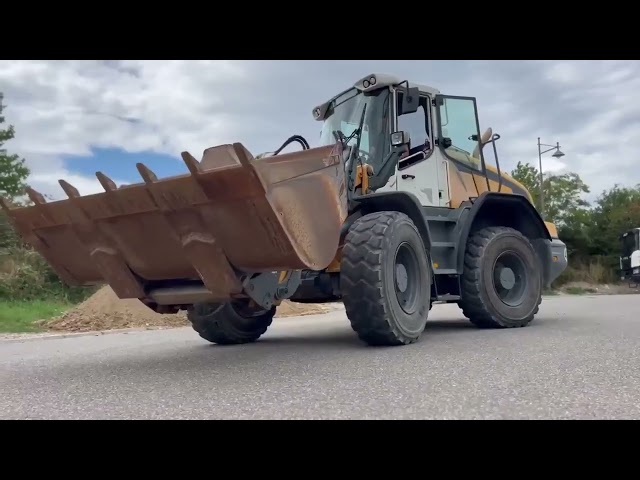 VIDEO CHARGEUSE LIEBHERR