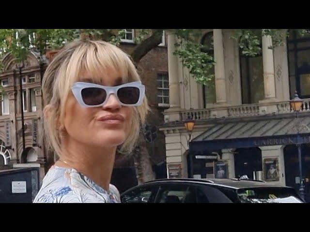Ashley Roberts, The Pussycat Dolls on London's West End