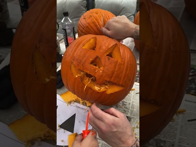 Pumpkin Carving, Happy Halloween #halloween #pumpkin #pumpkincarving #toddlerfun
