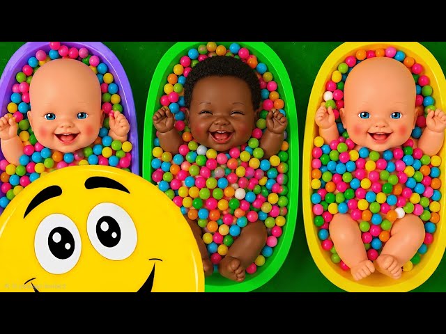 Sorting Colorful Candy with Baby Dolls - Satisfying Color Play 70