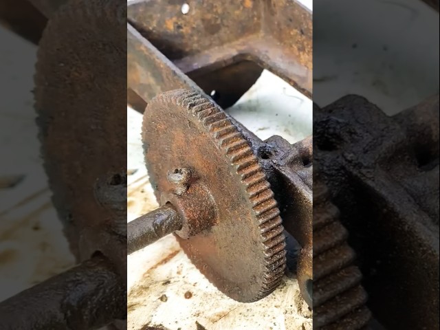 antique Rusty winding machine restoration #antiquerestoration #restoration #shorts