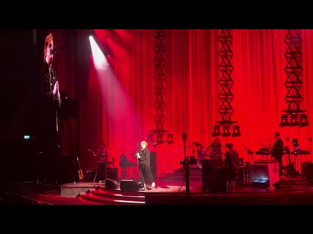 Lewis Capaldi - Love The Hell Out Of You (London 1st night 2025)