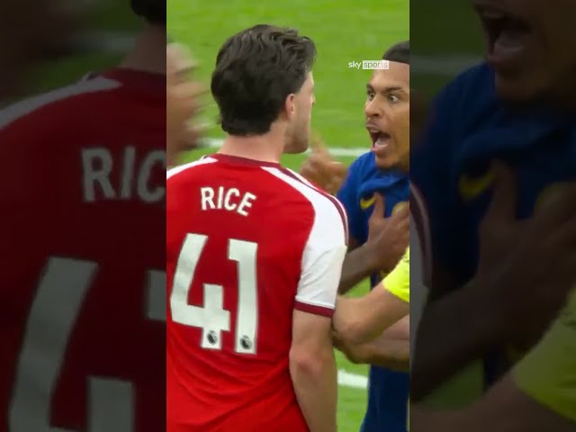 Rogers and Rice square up to each other 😳