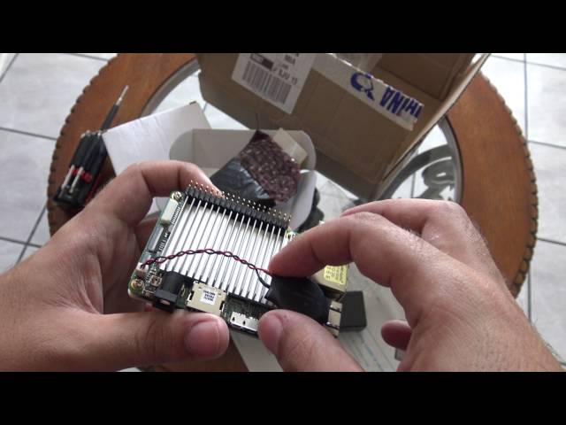 [4K] Unboxing the UP Board! 2GB RAM / 32GB eMMC Storage and Power Supply