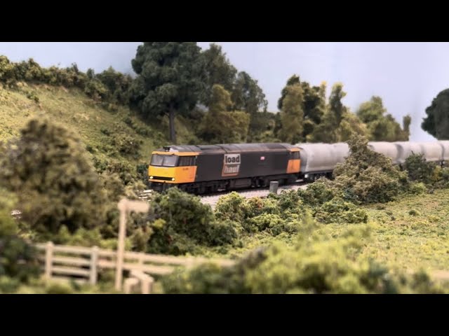 A day spotting trains at Oakley tunnel in 1998 (MK6)