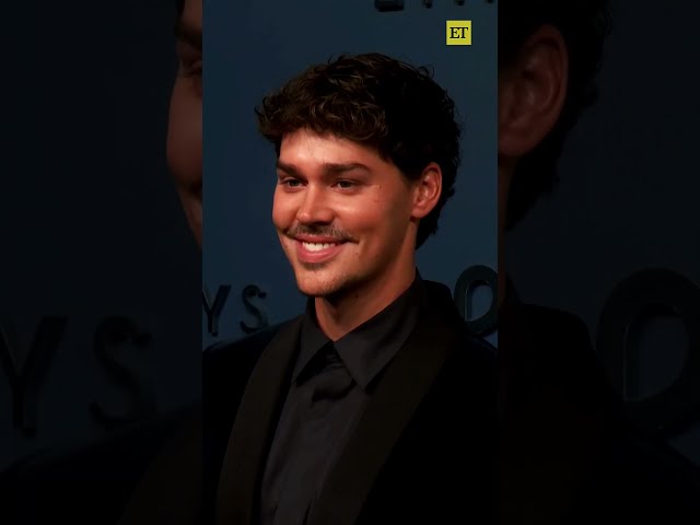 Noah Beck is all smiles on the #Emmys carpet. ✨ #noahbeck