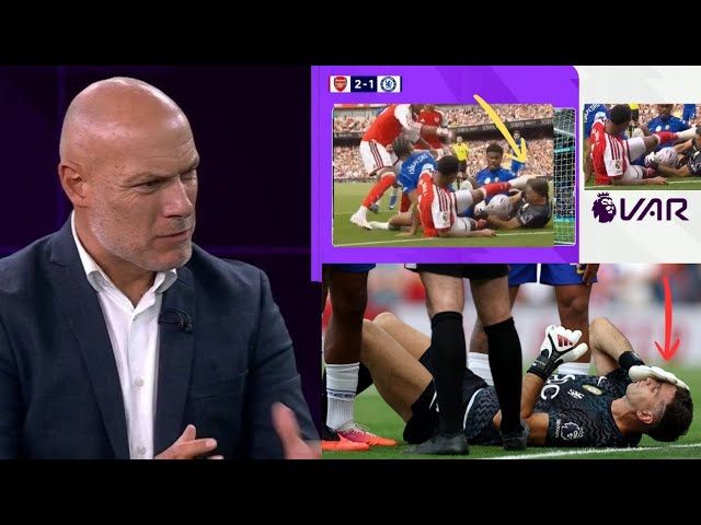HOWARD WEBB CALLS FOR REVIEW ON RED CARD AND FOUL ON EMI MARTÍNEZ! 😱 VAR CONTROVERSY EXPLODES