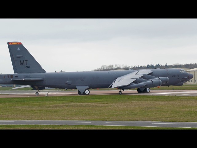 B-52s Take Off – An Impressive Sight! ✈️
