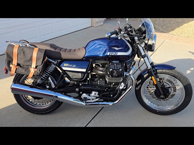 Moto Guzzi V7 850 Special, Oil and Filter Change. Wash, Wax and Detail.