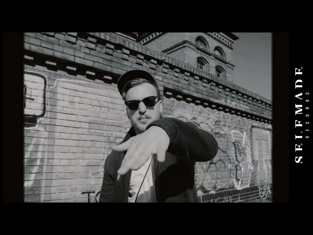 Karate Andi, Favorite & Shneezin - Antimaterie (prod. von Bazzazian) (Official HD Video)