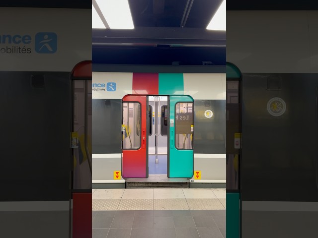 😳 La fermeture des portes de l’IM84… ce bruit ! #shorts #rer #train #sncf #rail #railway #idfm