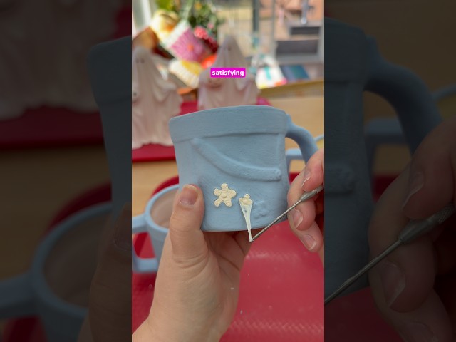 Testing two different glazing techniques on these embroidered denim mugs 👖 #slipcast #glazing