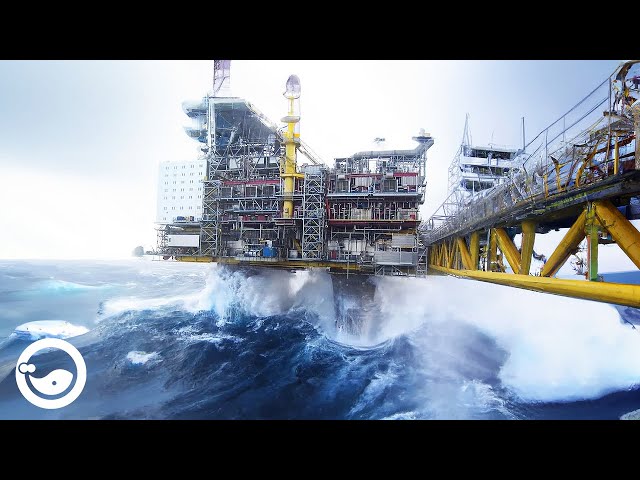 Life & Work in Extreme Conditions: This is Why Offshore Oil Rig Workers Earn High Salaries