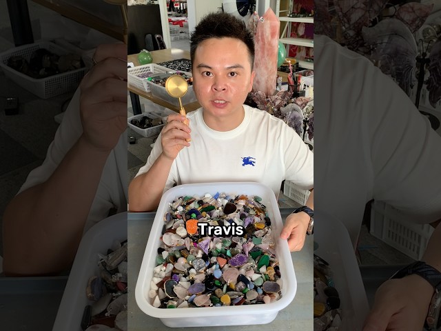 Pack some orders of “pendant confetti” for Travis, JJ, Alyssa and Lila #crystalscoop #pendant